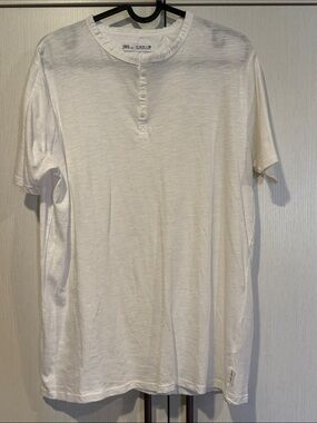 Zara Men's White Short-Sleeve Henley Tee